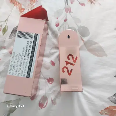 Perfume 212 Carolina Herrera original - miniatura 1