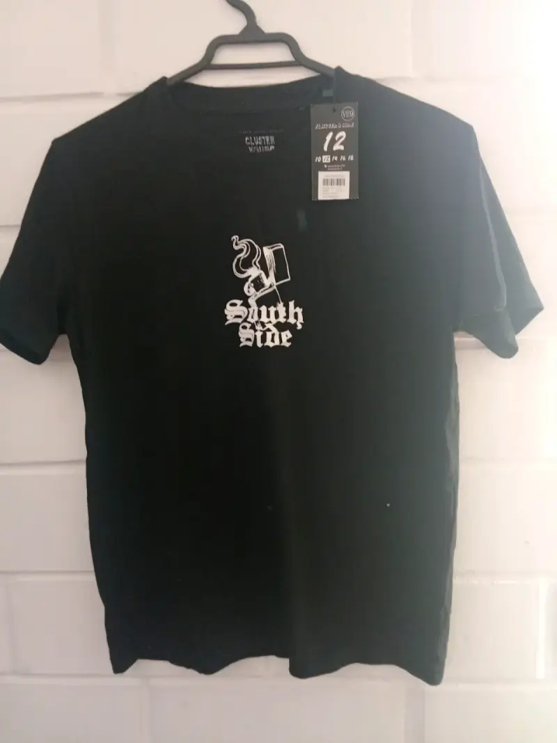 Polera negra South Side - 1