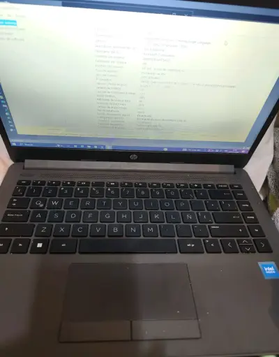 Notebook HP 240 G8 - miniatura 1