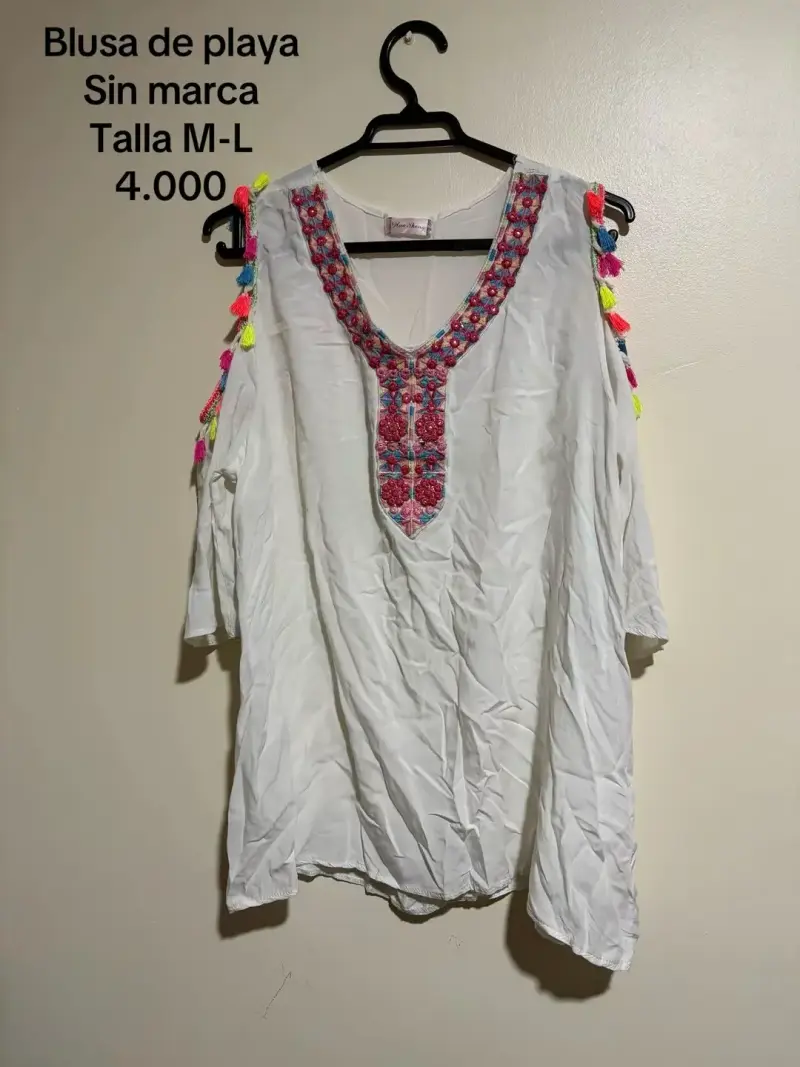 Blusa de playa bordada