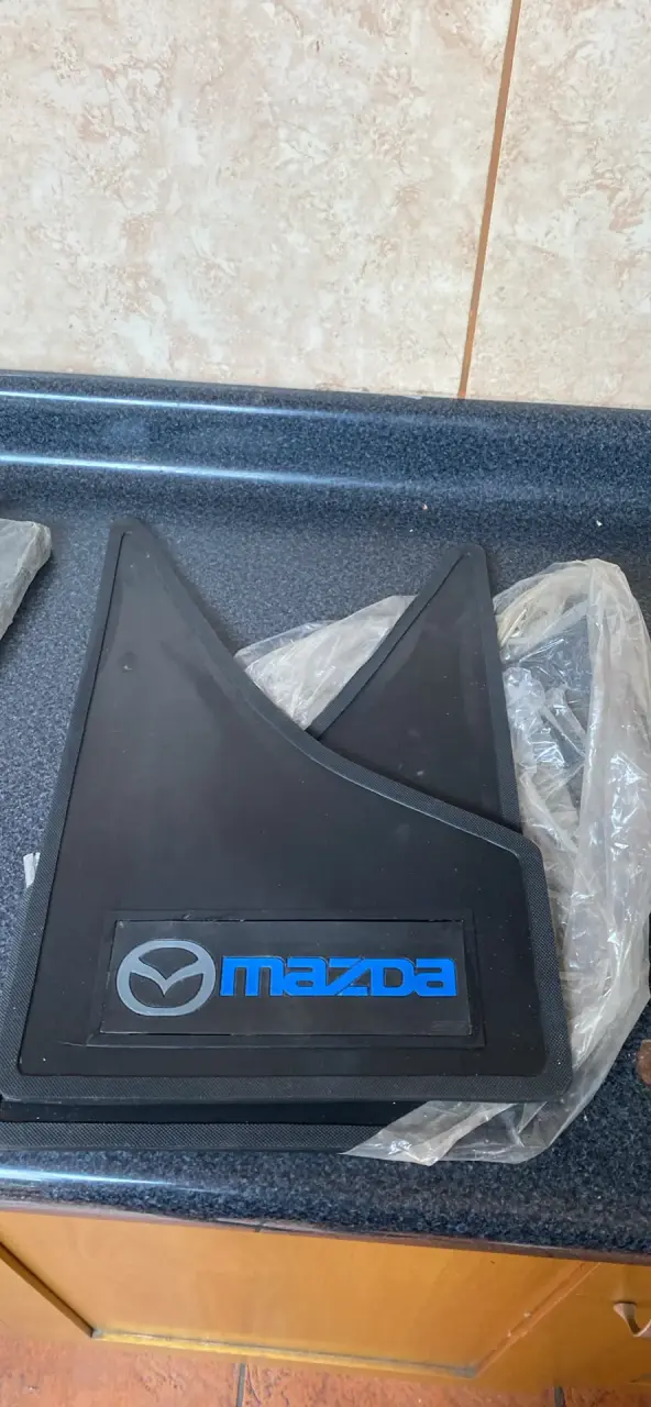 Guardafangos originales Mazda - 2
