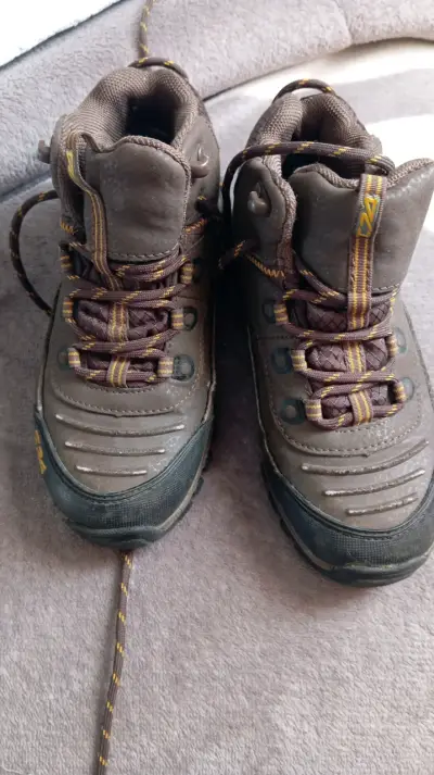 Zapatillas café buen estado número 29. - miniatura 1