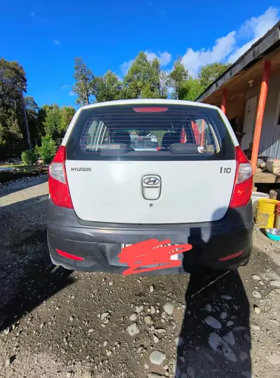 Hyundai i10 hatchback blanco - miniatura 1