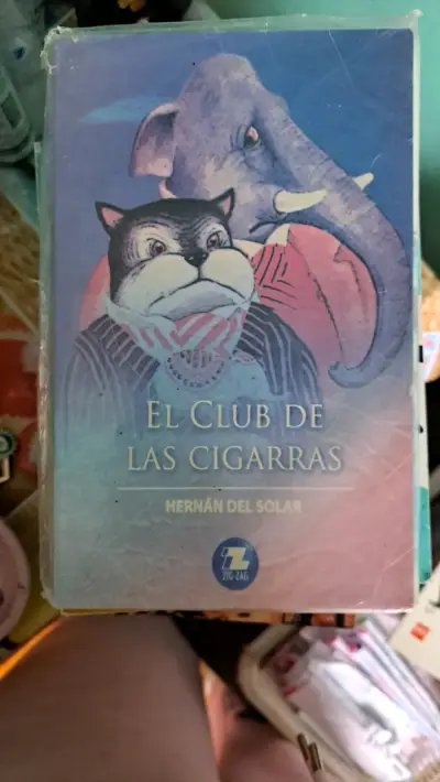 Libro" El Club de las Cigarras" y otro más... - miniatura 1