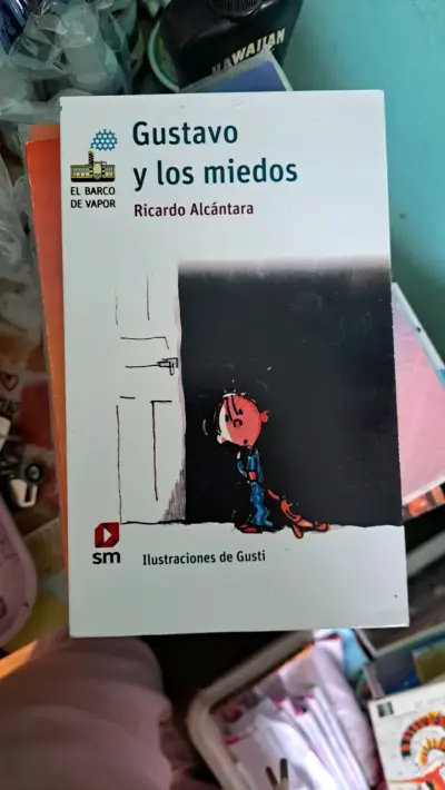Libro 'Un monstruo en el armario' y otro más - miniatura 2