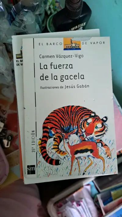 Libro 'Un monstruo en el armario' y otro más - miniatura 3