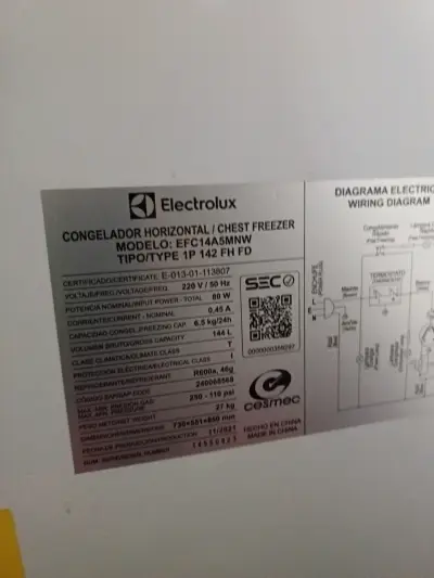 Congelador vertical Electrolux - miniatura 2