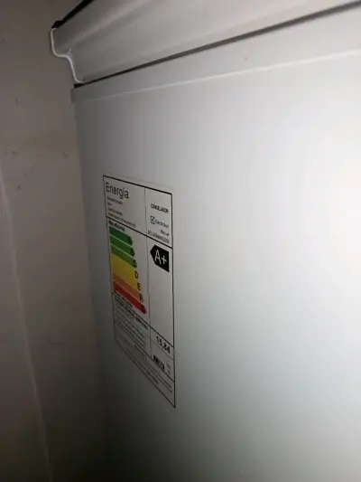 Congelador vertical Electrolux - miniatura 3