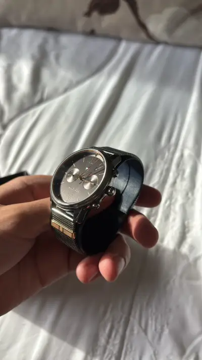 Reloj metálico elegante Tommy hilfiger - miniatura 2