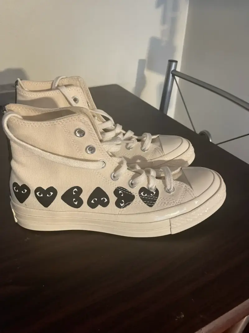 Zapatillas blancas con corazones - 5