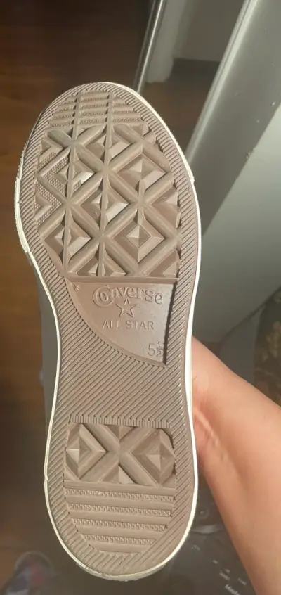 Zapatillas blancas con corazones - miniatura 6