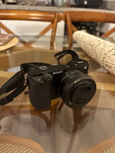 Cámara Sony α6000 con lente - miniatura 1