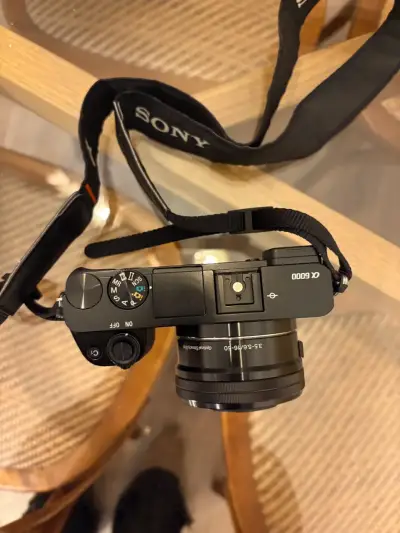 Cámara Sony α6000 con lente - miniatura 2