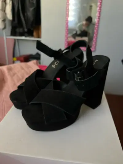 Sandalias negras con taco alto 36 de cuero - miniatura 1