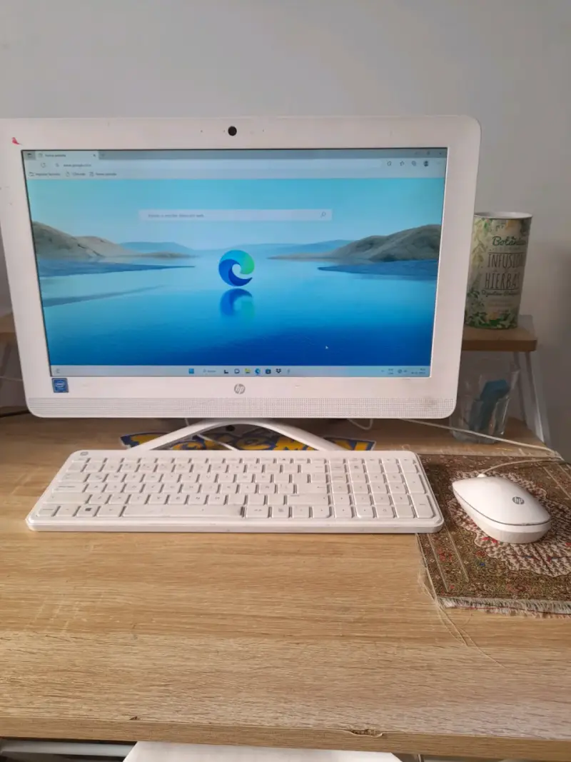 Computador de escritorio todo en uno - 1