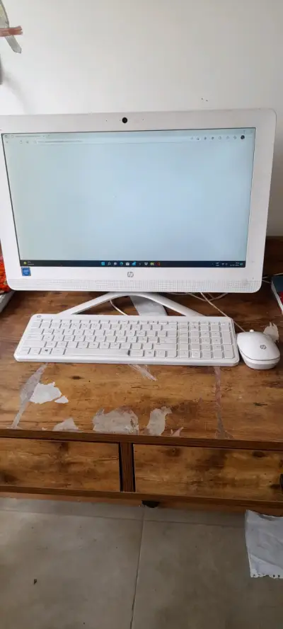 Computador de escritorio todo en uno - miniatura 2