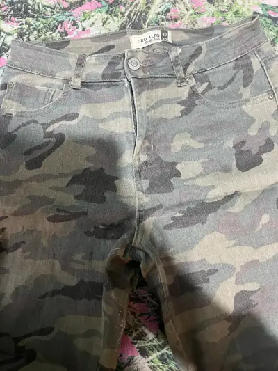Jeans camuflados - miniatura 1