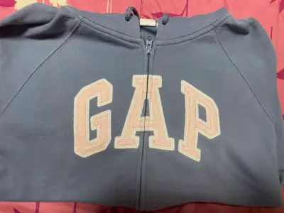 Chaqueta azul GAP con capucha - miniatura 2