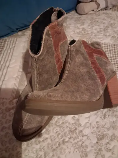Botines de gamuza y aplicacion cuero. - miniatura 4