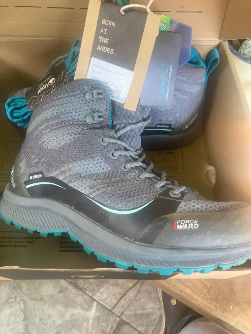 Botas de trekking grises nuevas - 1