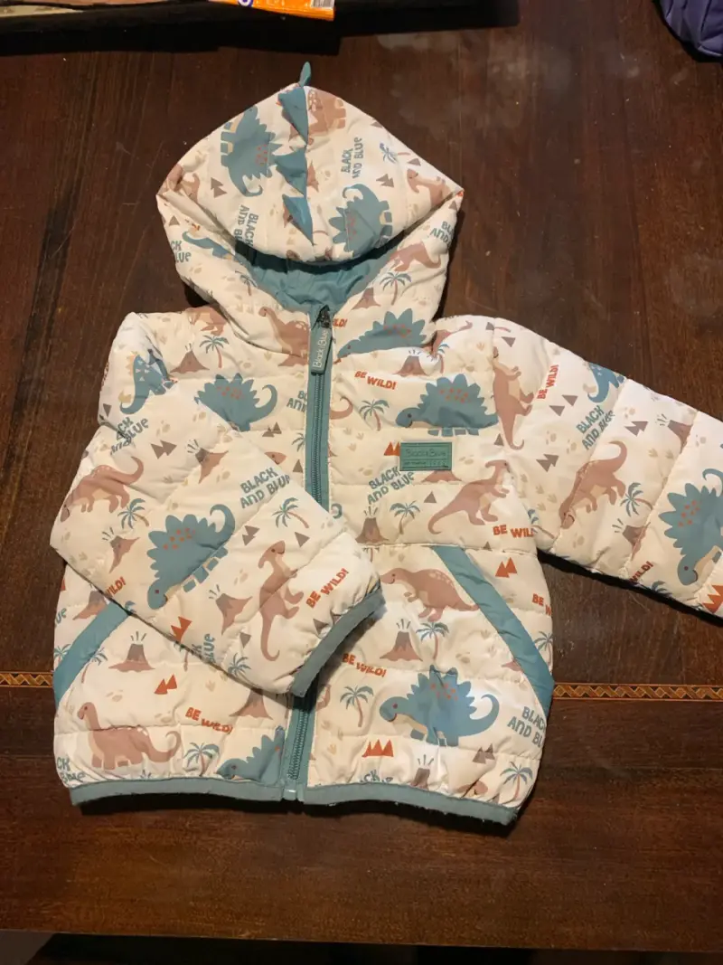 pack una chaqueta de dinosaurio más chaqueta roja - 1