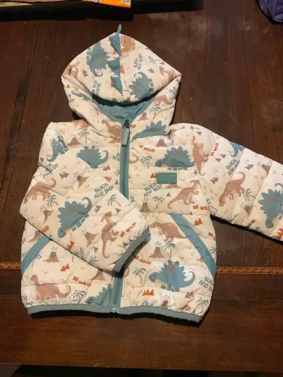 pack una chaqueta de dinosaurio más chaqueta roja - miniatura 1