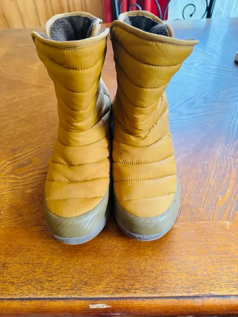 Botas acolchadas mostaza haka honu - 1