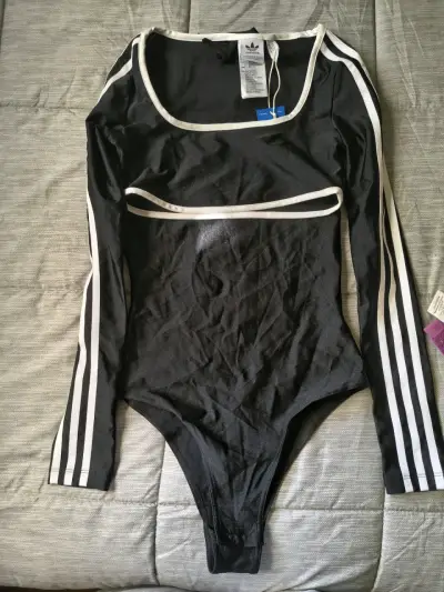 Body Adidas nuevo - miniatura 1