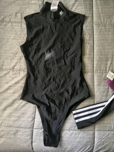 Body Adidas nuevo - miniatura 3