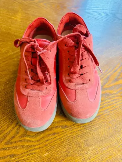 Zapatillas rojas casuales hush puppies - miniatura 1