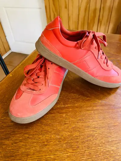 Zapatillas rojas casuales hush puppies - miniatura 2