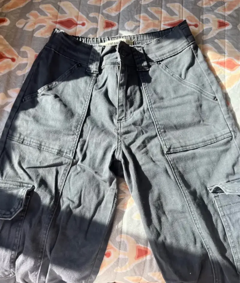 Pantalones cargo grises Americanino