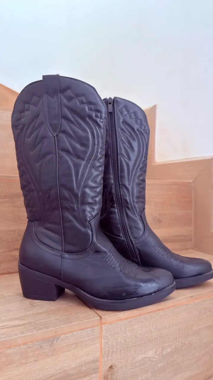 Botas negras estilo vaquero - 1