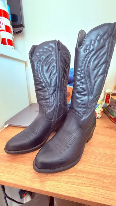 Botas negras estilo vaquero - miniatura 3