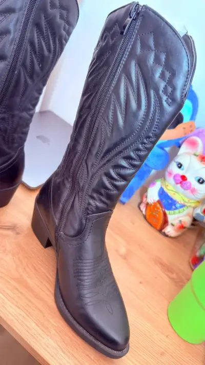 Botas negras estilo vaquero - miniatura 4