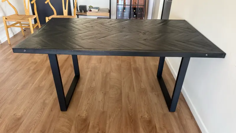 Mesa de comedor madera oscura - 4