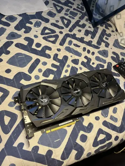 Tarjeta gráfica ASUS RTX 2060 de 3 ventiladores - miniatura 4