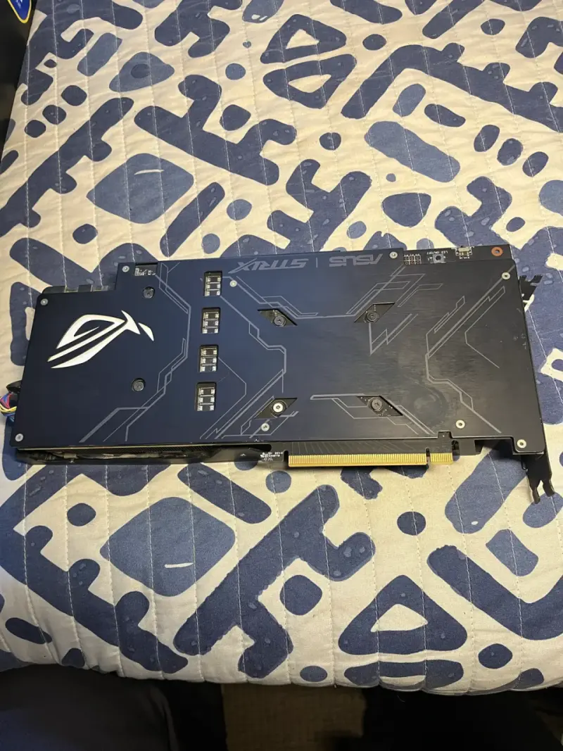 Tarjeta gráfica ASUS RTX 2060 de 3 ventiladores - 5