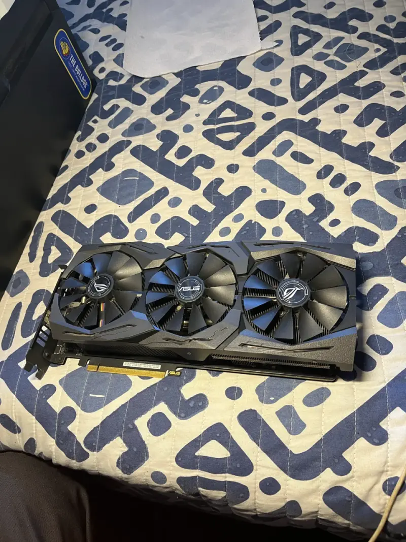 Tarjeta gráfica ASUS RTX 2060 de 3 ventiladores - 6