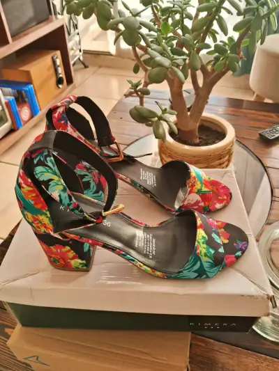 Sandalias de tacón floral - miniatura 4