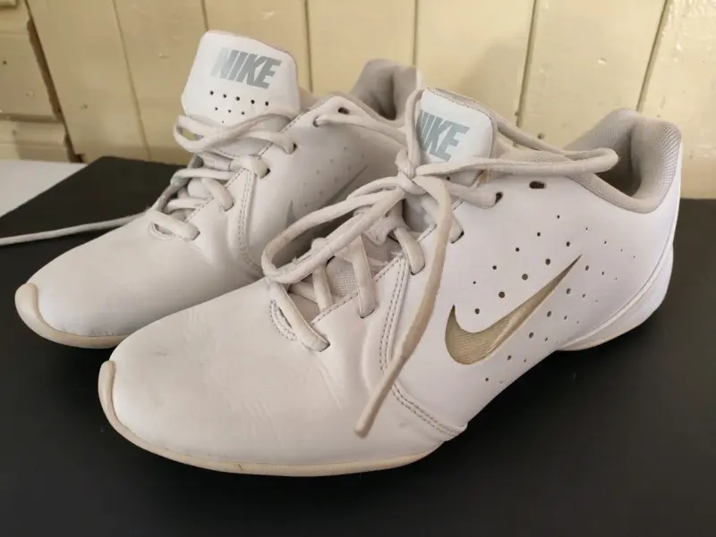 Zapatillas deportivas Nike blancas - 1