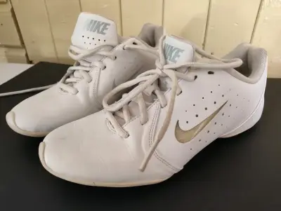 Zapatillas deportivas Nike blancas - miniatura 1