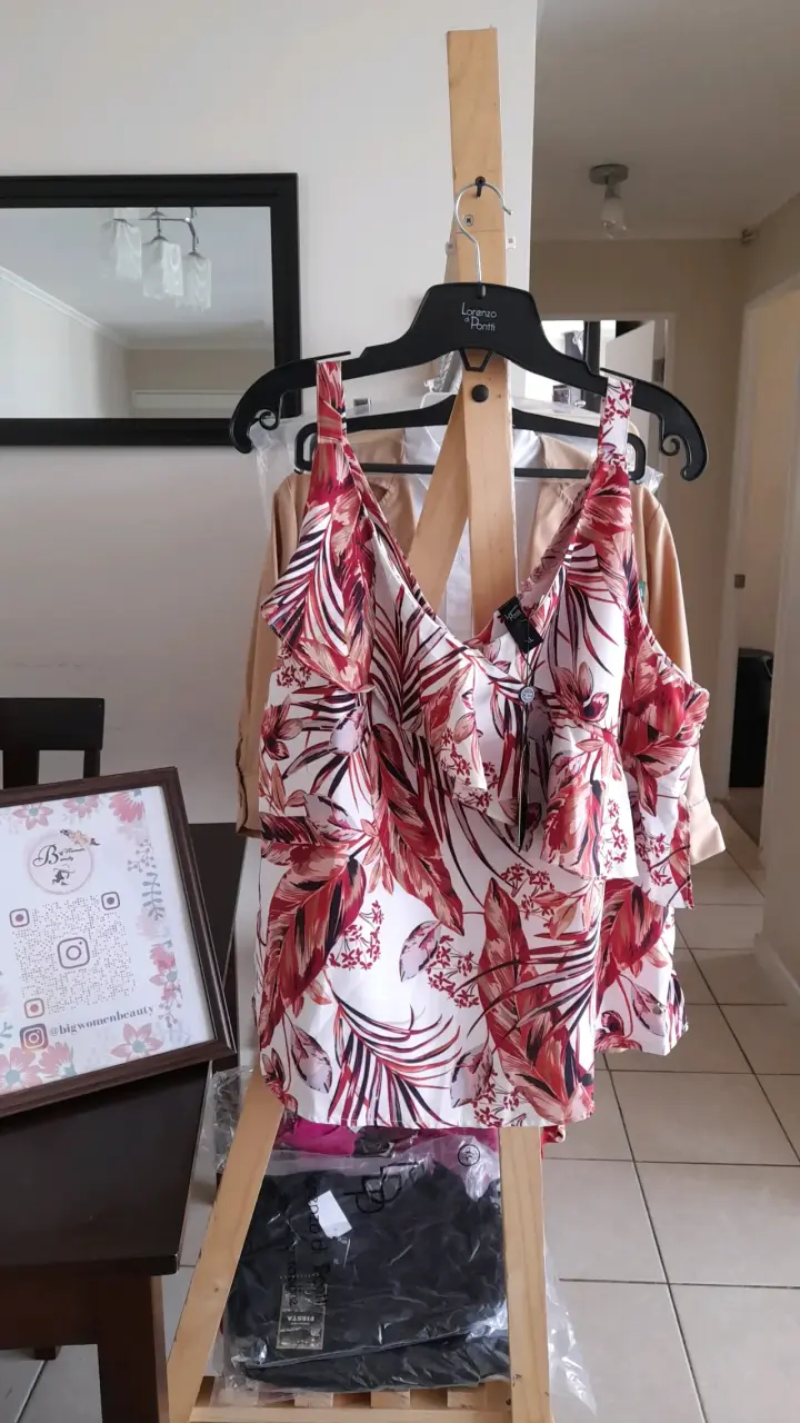 Blusa tropical con volantes nueva - 2
