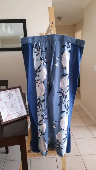 Pantalón floral azul - miniatura 1