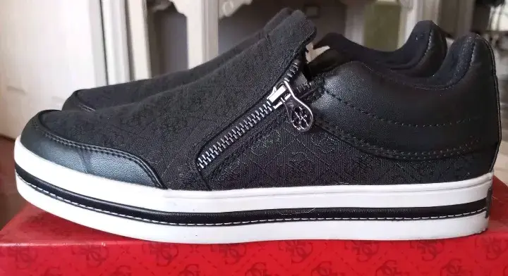 Zapatillas negras con cierre Guess - 2