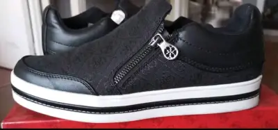 Zapatillas negras con cierre Guess - miniatura 3