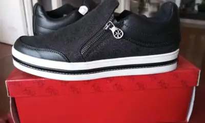 Zapatillas negras con cierre Guess - miniatura 5
