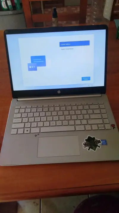 Portátil HP con stickers Harry Potter - miniatura 2