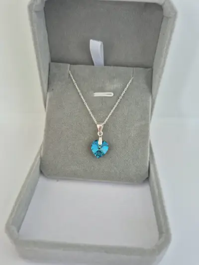 Collar con colgante azul corazón - miniatura 1