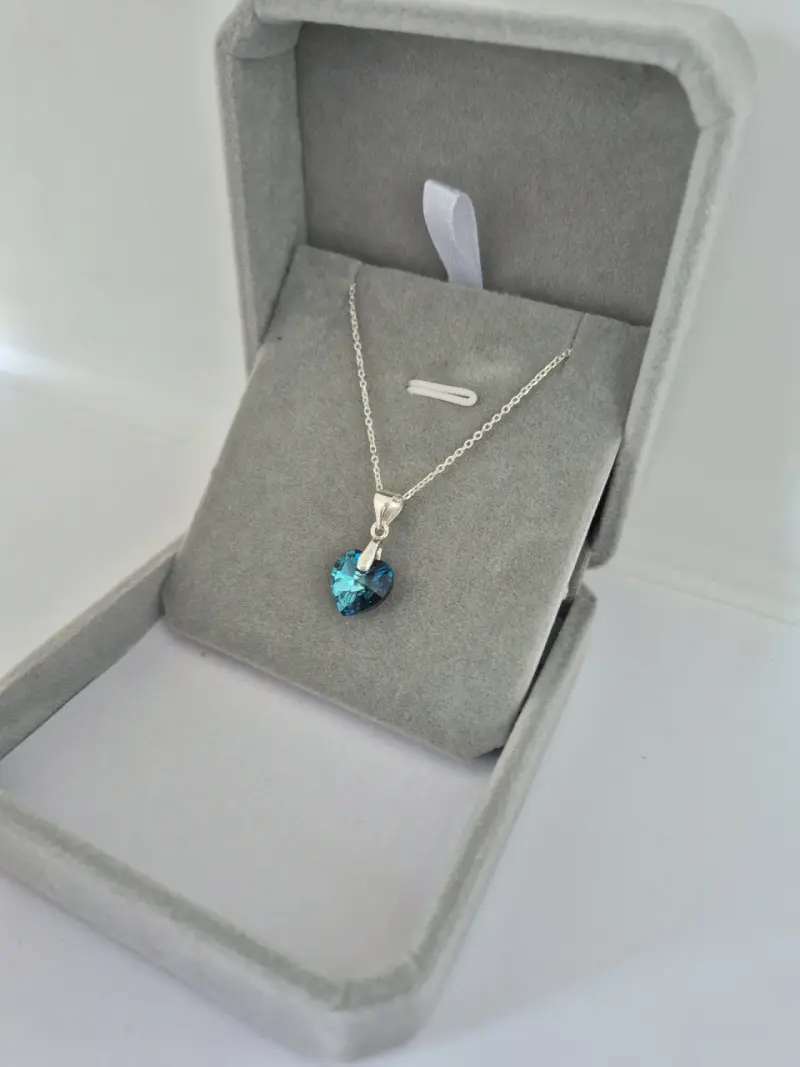 Collar con colgante azul corazón - 2